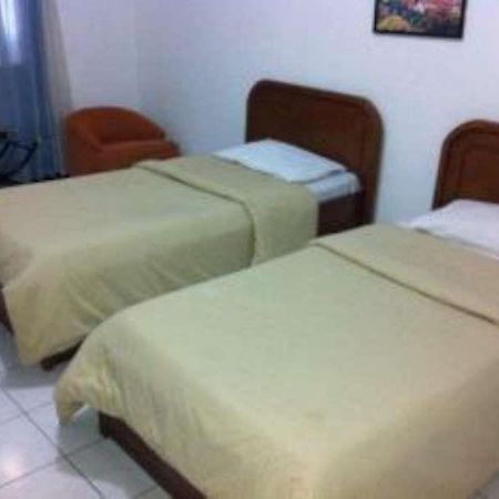 Catellya Guest House Cipaku Bandung Eksteriør billede