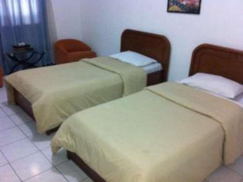 Catellya Guest House Cipaku Bandung Eksteriør billede
